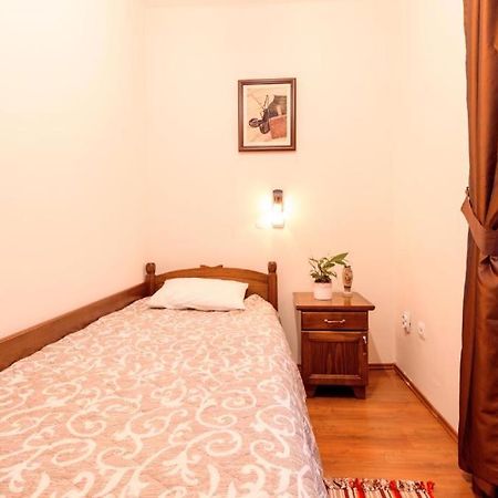 Downtown Rooms Ni Esterno foto