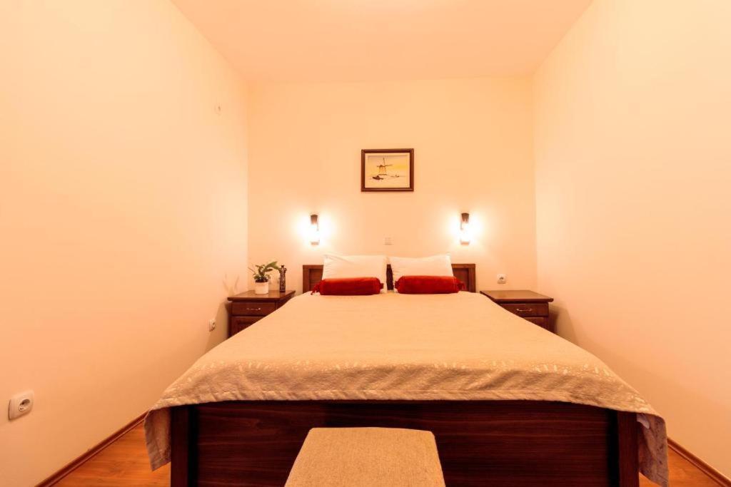 Downtown Rooms Ni Esterno foto