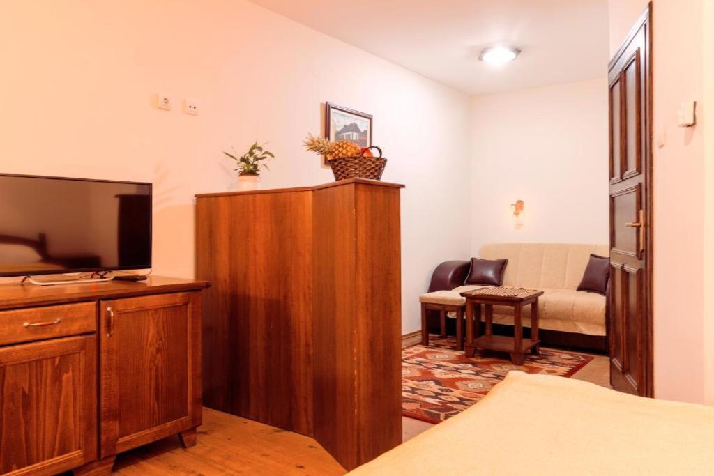 Downtown Rooms Ni Esterno foto