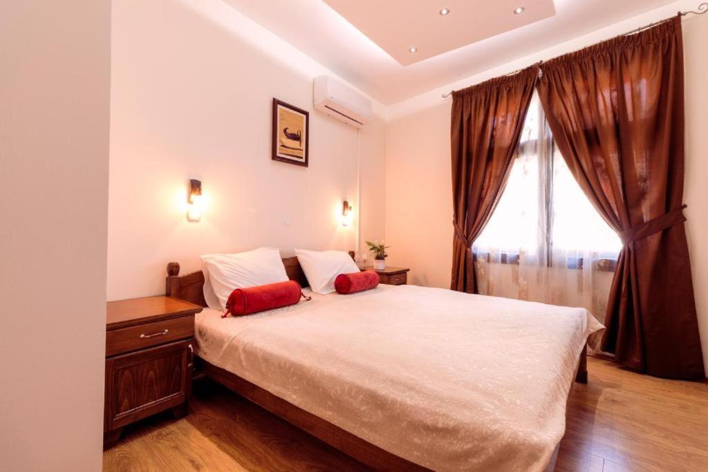 Downtown Rooms Ni Esterno foto