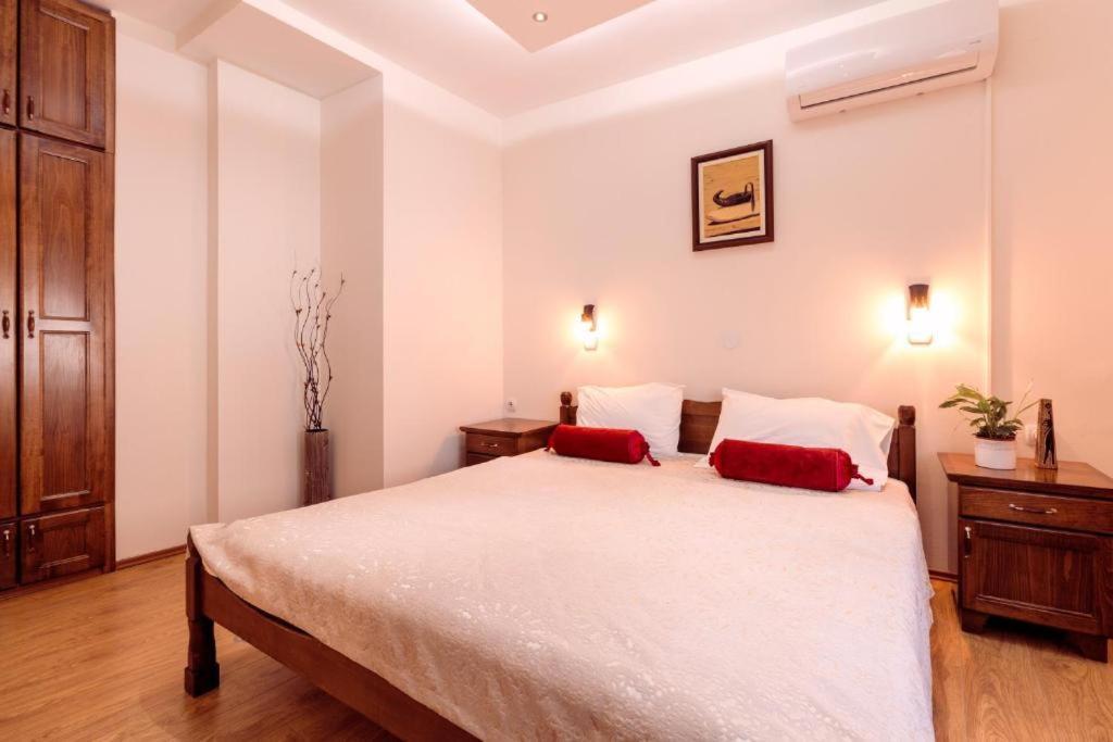 Downtown Rooms Ni Esterno foto