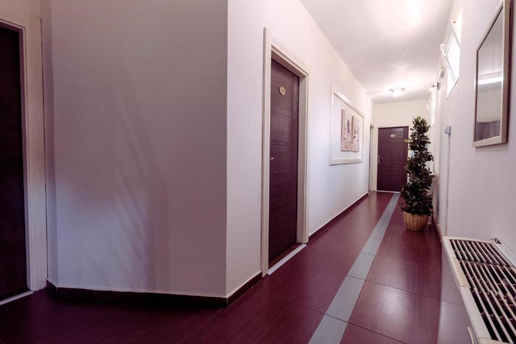 Downtown Rooms Ni Esterno foto