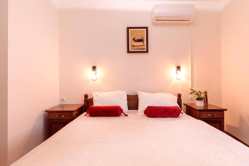 Downtown Rooms Ni Esterno foto