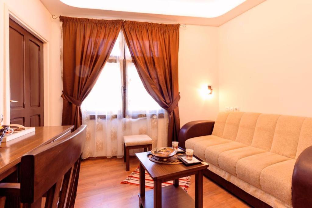 Downtown Rooms Ni Esterno foto